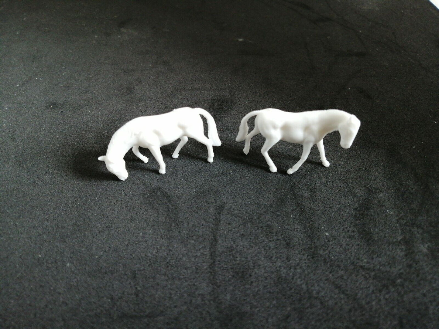 Matchbox 17 D/E AEC Horse Box reproduction plastic set of horses only