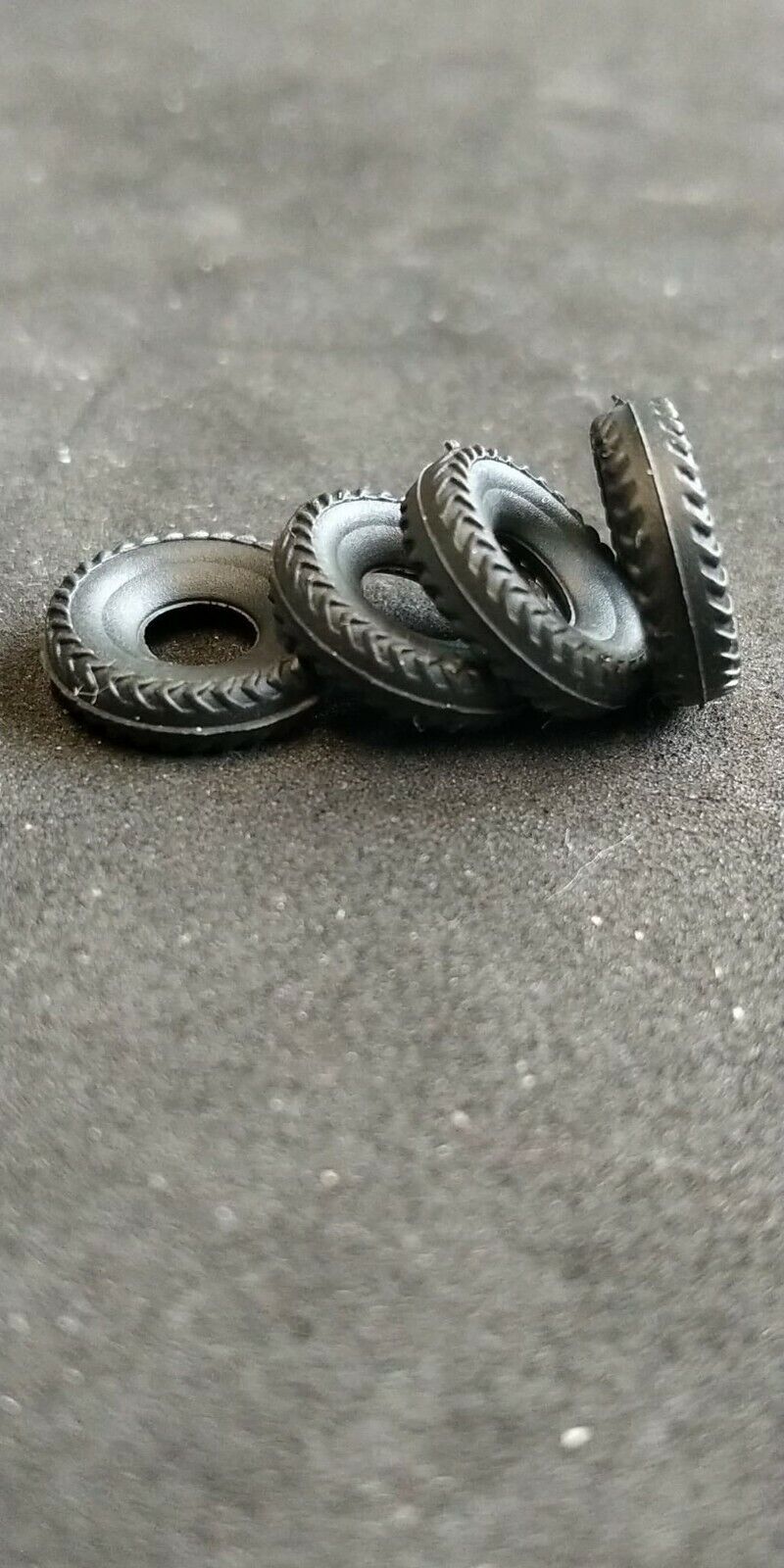 Marklin 8000 Series Saloons Black Fishbone Tread Repro Tyres 14mm O/D DD49