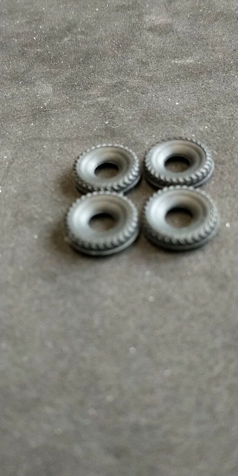 Marklin 8000 Series Saloons Black Fishbone Tread Repro Tyres 14mm O/D DD49