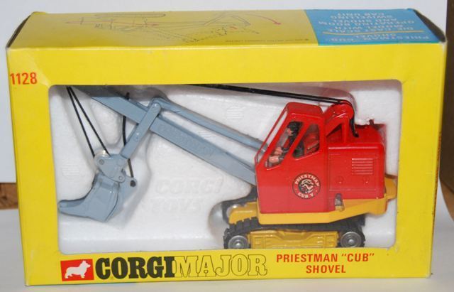 Corgi 1128 Priestman Cub Shovel replacement black tracks x2 DDT7