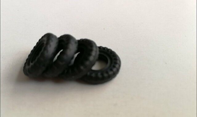 Dinky Replacement Tyres 12mm Block Tread Mini,s Heralds etc x4 DD12