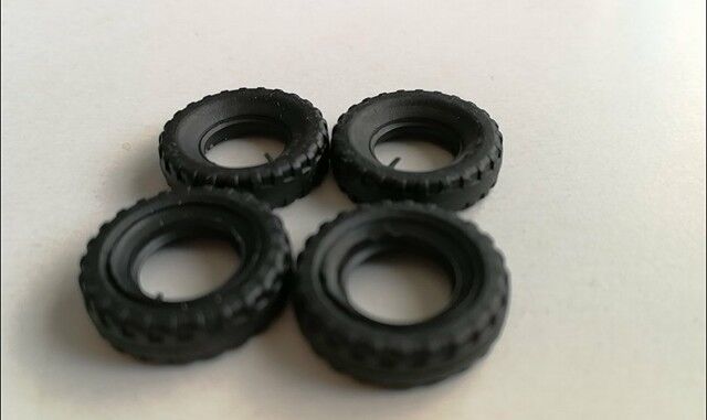 Dinky Replacement Tyres 15mm Treaded  standard size English 60s saloons x4 DD1