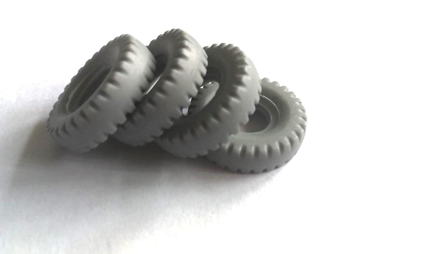 Dinky 20mm replacement tyres x4 block tread Grey supertoys racing cars DD28