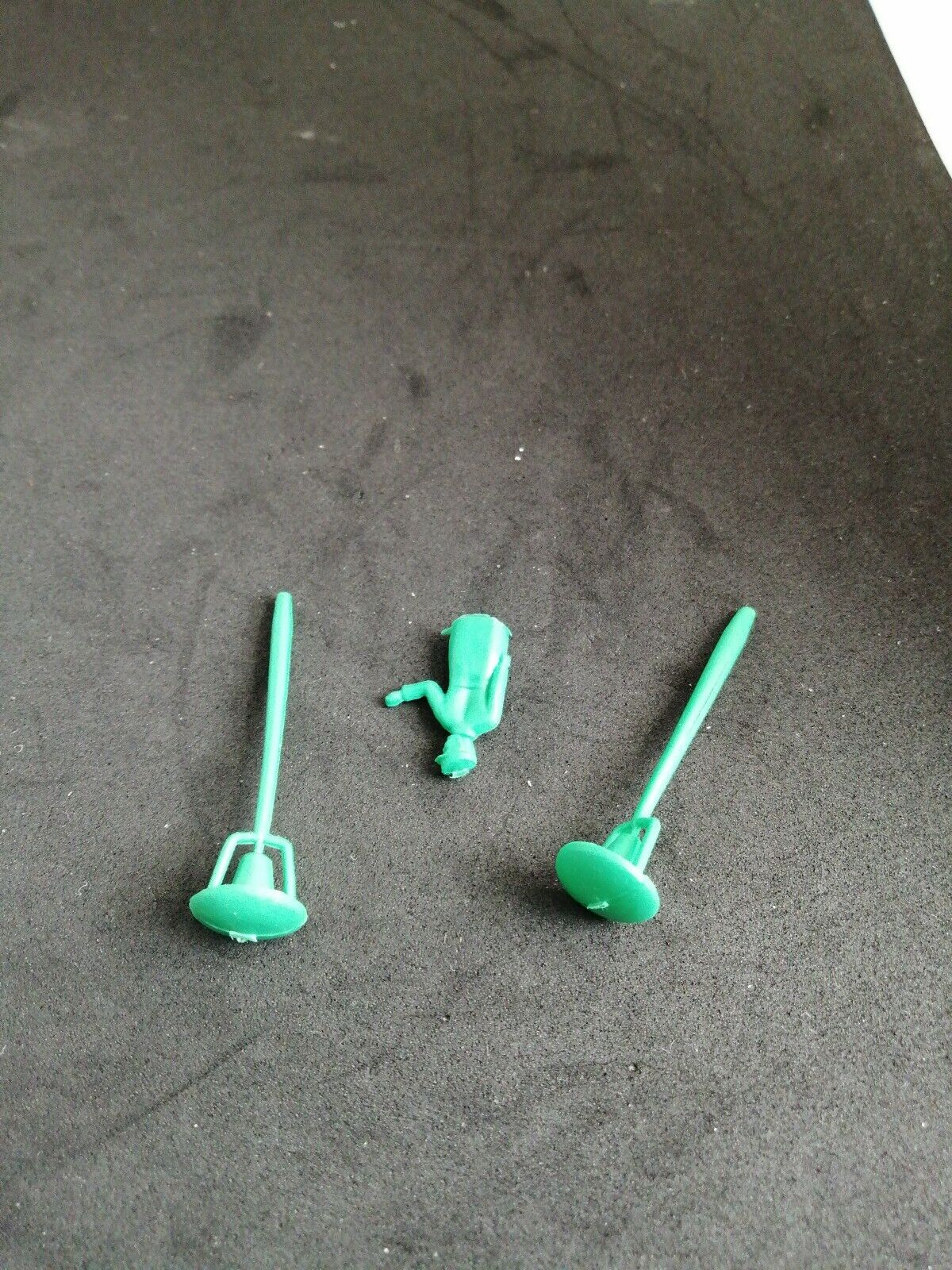 Matchbox A1-B BP Petrol Pumps Replacement Green Plastic Man & Pumps