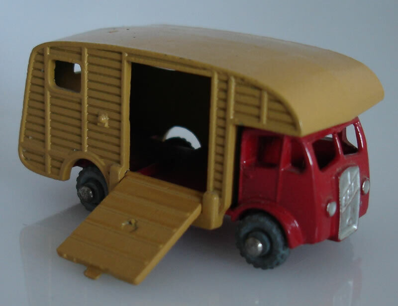 Matchbox 35 A Marshall Horse Box reproduction rear ramp