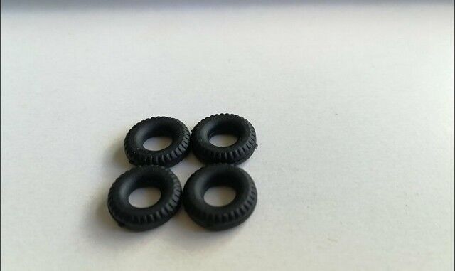 Corgi Heinkel Matchbox 1-75 10 mm treaded replacement tyres x4 DD6