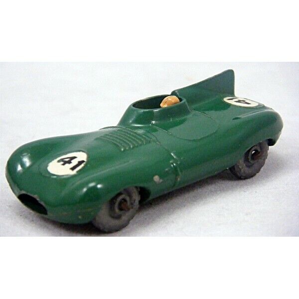 Matchbox 41 A D-Type Jaguar reproduction white meal driver