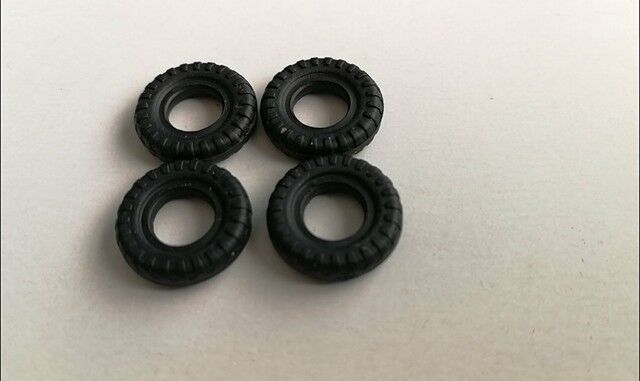 Dinky Replacement Tyres 12mm Block Tread Mini,s Heralds etc x4 DD12