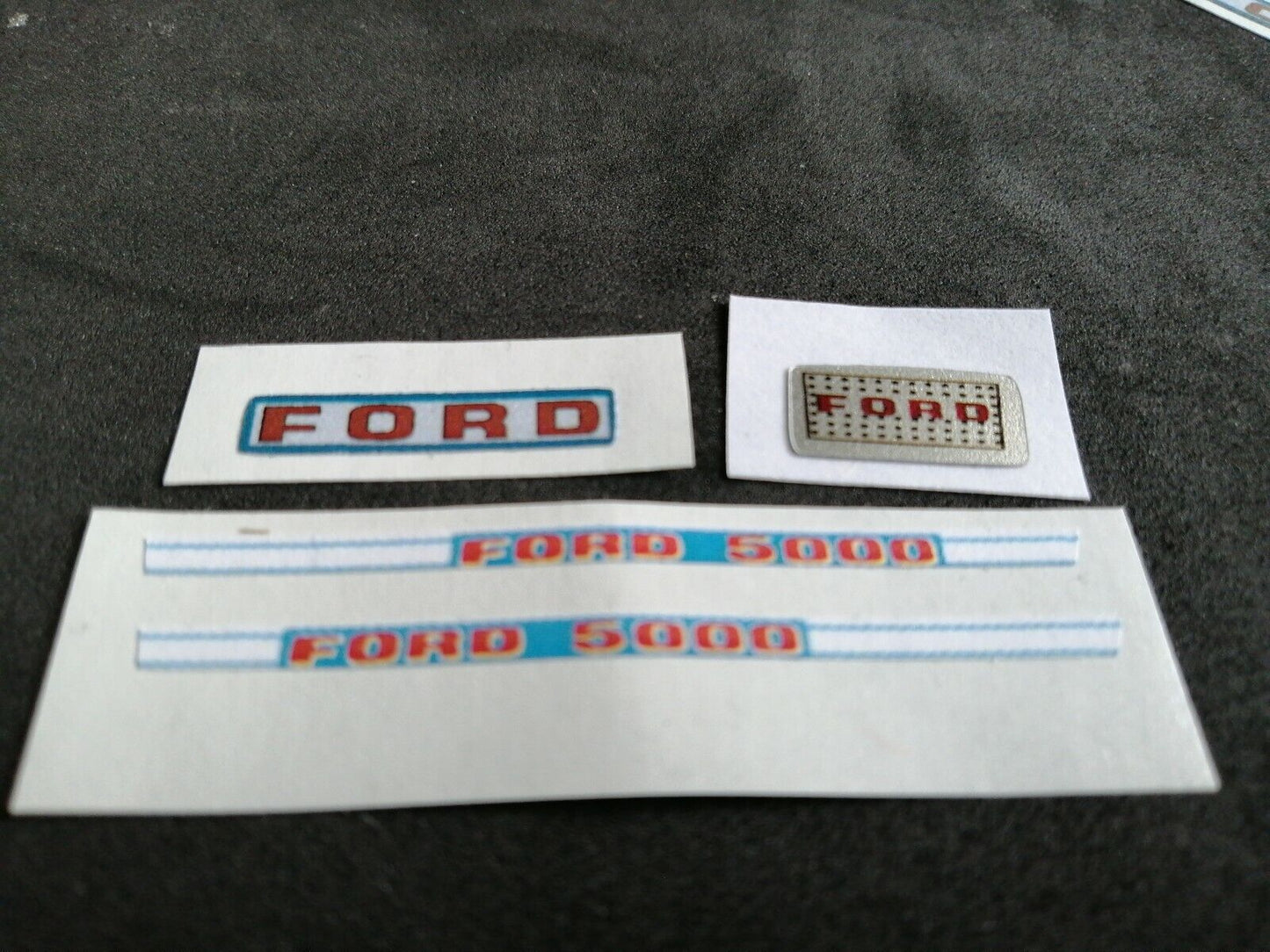 Britains Ford 5000 decal set only including roof decal