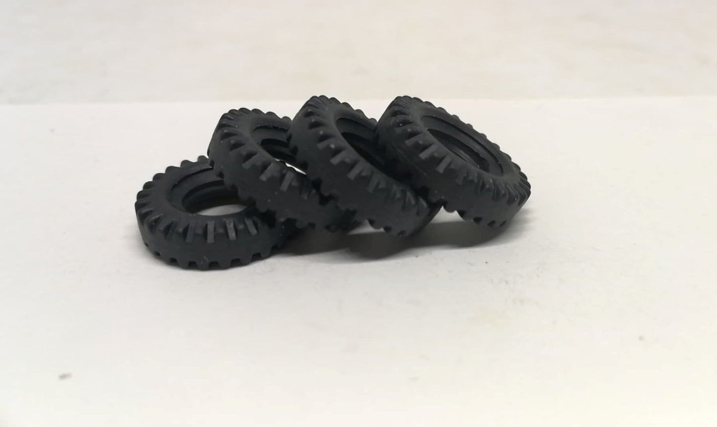 Dinky 18mm ReplacementTreaded tyres for guy warrior,688,670 etc  x4 DD36