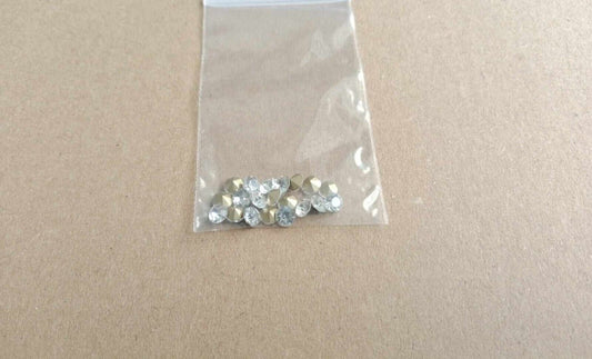 Restorers pack #6. 20 x 4mm clear headlight jewel corgi dinky spot on