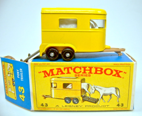 Matchbox 43 C/D Pony Trailer reproduction plastic pair of horses