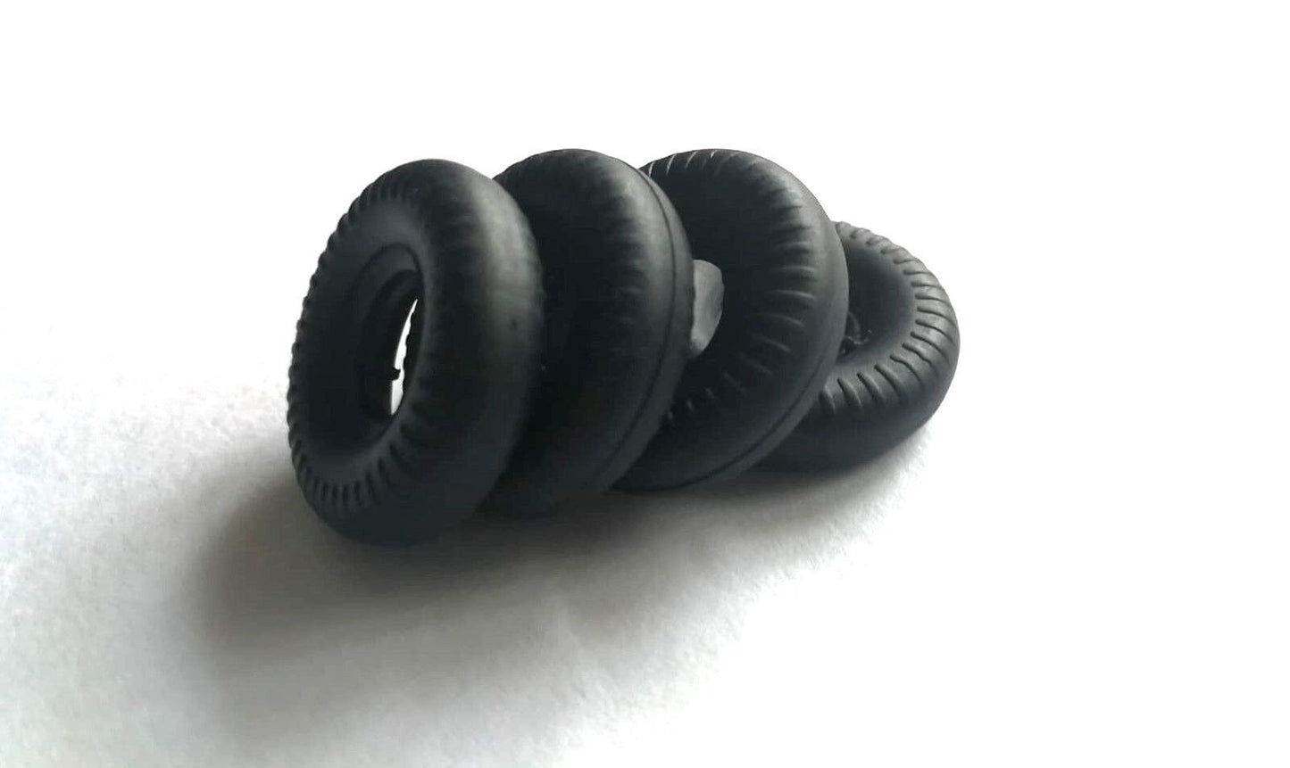 Dinky 20mm replacement tyres x4 round tread black supertoys racing cars DD26