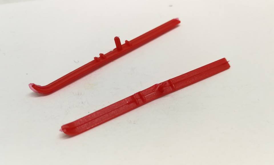 Corgi 475/499/513 Citreon DS19 Ski Club reproduction Red skis x2